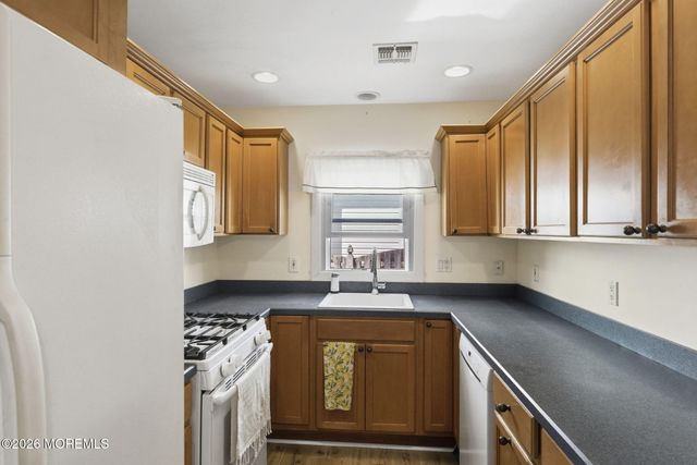 301 Norwood Avenue, Laurence Harbor, NJ 08879