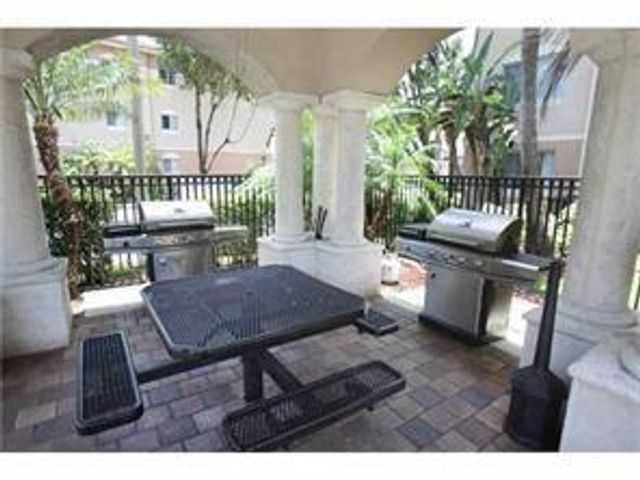 2131 SE 10th Avenue 1112, Fort Lauderdale, FL 33316
