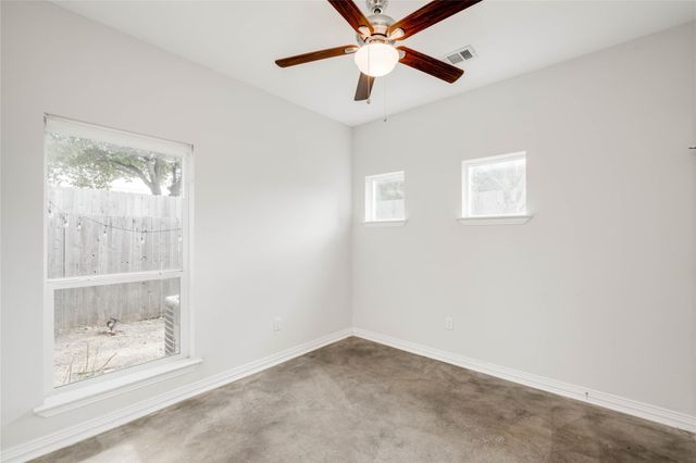 811 Gunter ST B, Austin, TX 78702