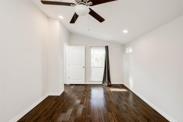 811 Gunter ST B, Austin, TX 78702