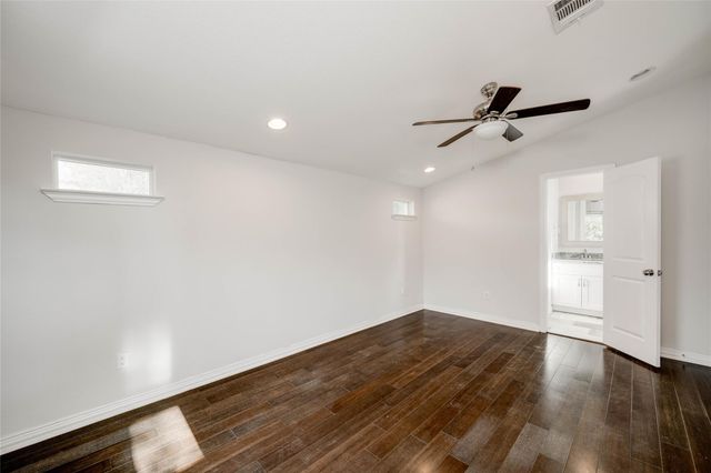 811 Gunter ST B, Austin, TX 78702