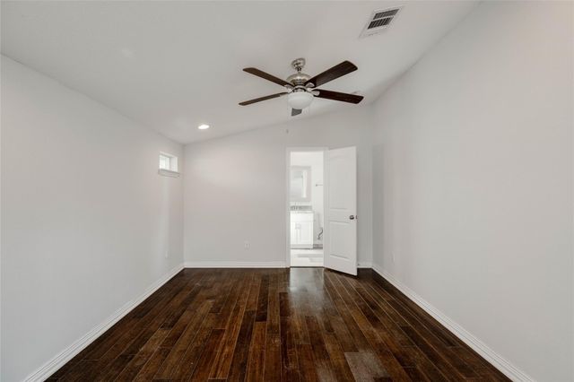 811 Gunter ST B, Austin, TX 78702
