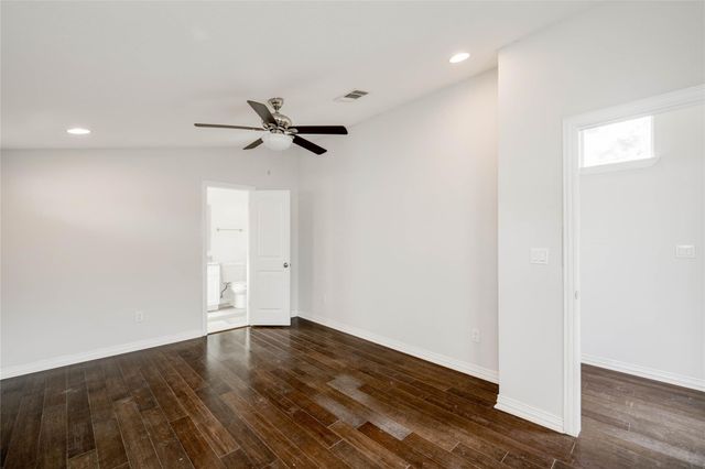 811 Gunter ST B, Austin, TX 78702