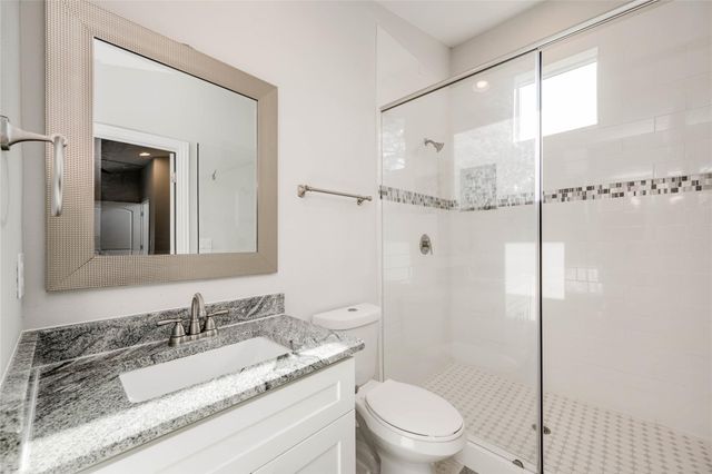 811 Gunter ST B, Austin, TX 78702