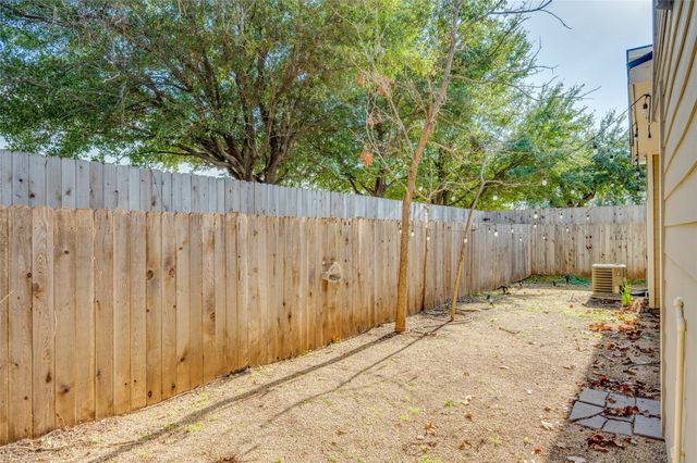 811 Gunter ST B, Austin, TX 78702