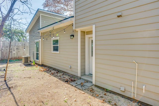 811 Gunter ST B, Austin, TX 78702