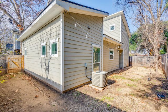 811 Gunter ST B, Austin, TX 78702