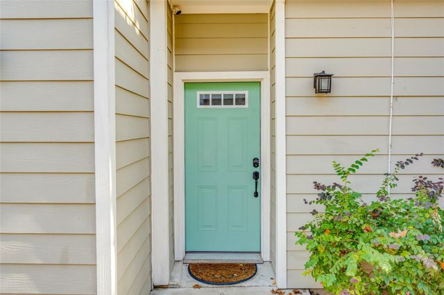 811 Gunter ST B, Austin, TX 78702
