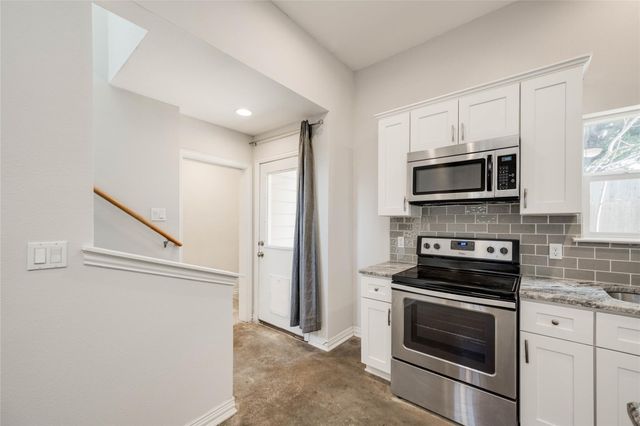 811 Gunter ST B, Austin, TX 78702