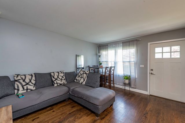 19451 W Hoag Court, Mundelein, IL 60060