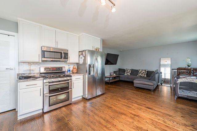 19451 W Hoag Court, Mundelein, IL 60060