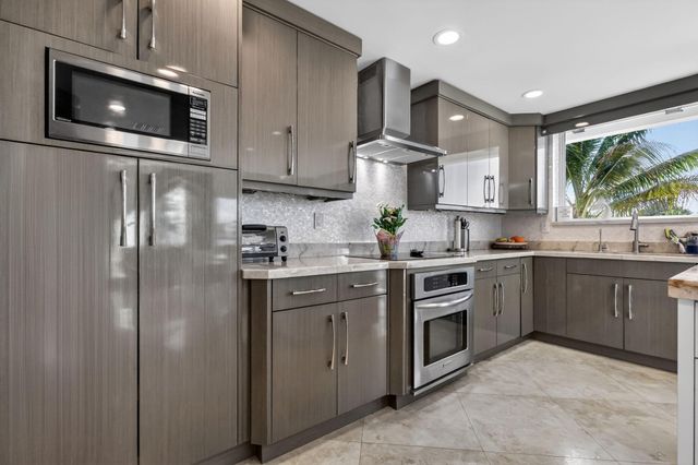 2912 S Ocean Boulevard S TH3, Highland Beach, FL 33487