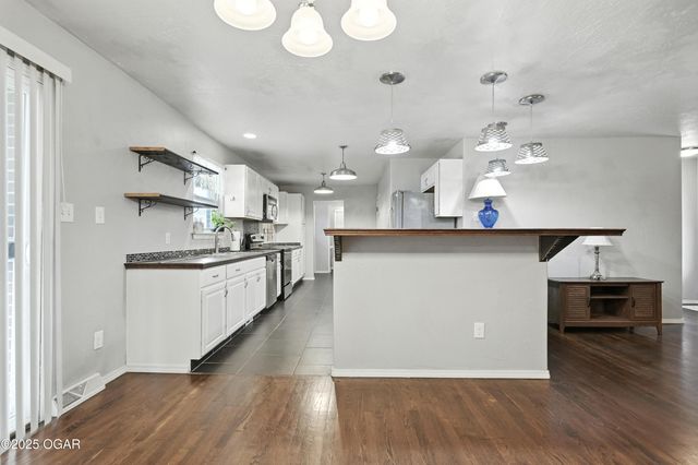 2214 S Brownell Avenue, Joplin, MO 64804