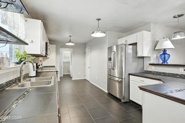 2214 S Brownell Avenue, Joplin, MO 64804