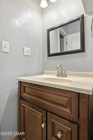 2214 S Brownell Avenue, Joplin, MO 64804