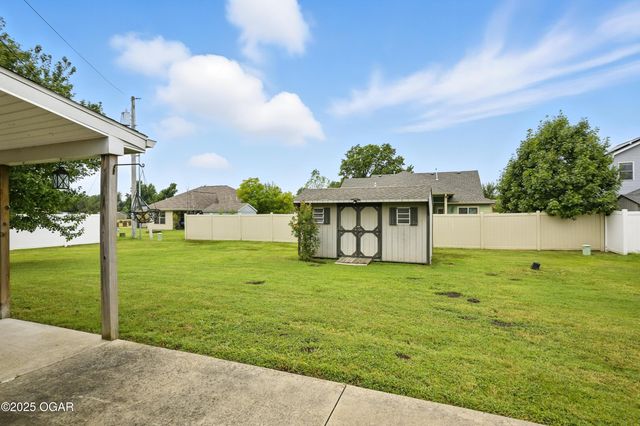 2214 S Brownell Avenue, Joplin, MO 64804