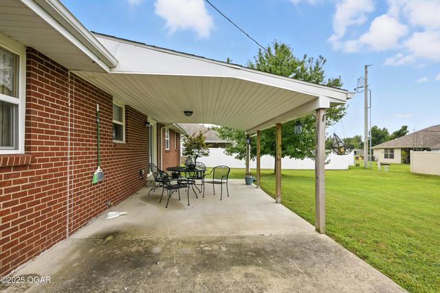 2214 S Brownell Avenue, Joplin, MO 64804
