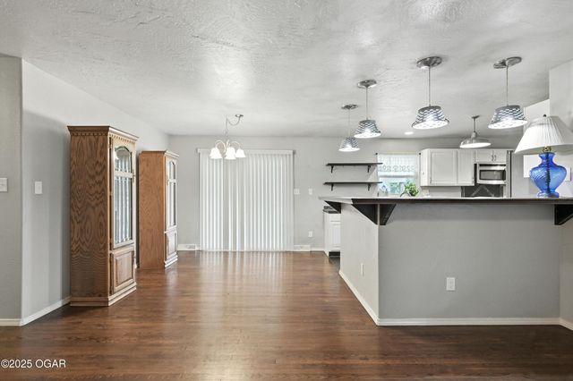 2214 S Brownell Avenue, Joplin, MO 64804