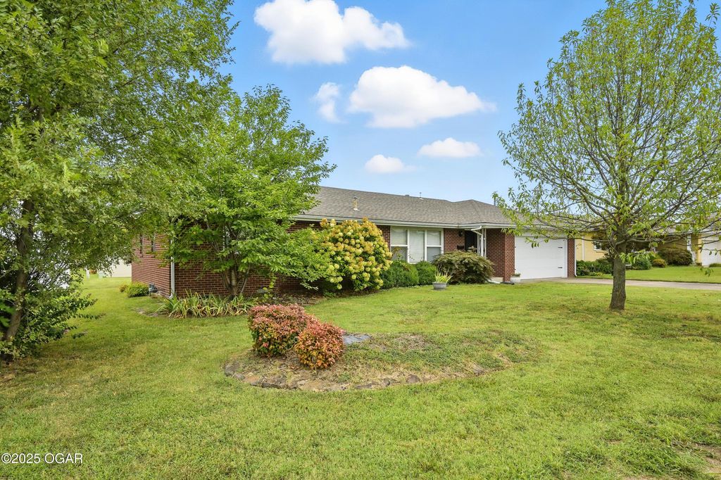 2214 S Brownell Avenue, Joplin, MO 64804