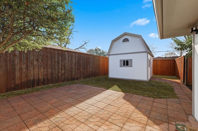 8454 Swift Avenue, Dallas, TX 75228