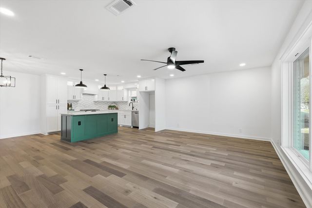 8454 Swift Avenue, Dallas, TX 75228