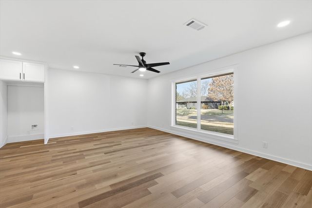 8454 Swift Avenue, Dallas, TX 75228