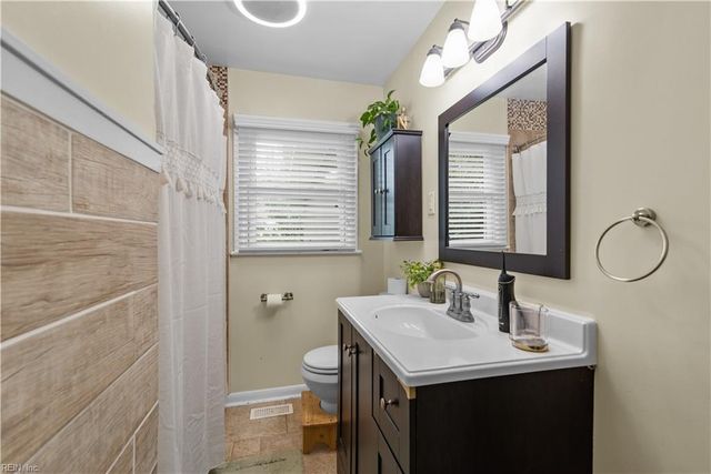 1202 Frosty RD, Chesapeake, VA 23325