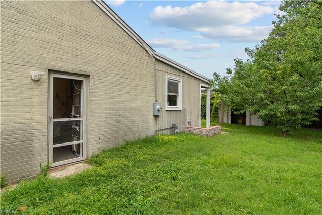 1202 Frosty RD, Chesapeake, VA 23325