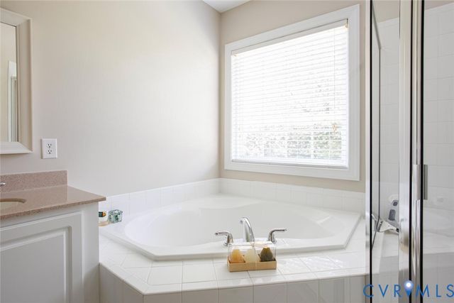 5004 Parkcrest Ct, Glen Allen, VA 23059