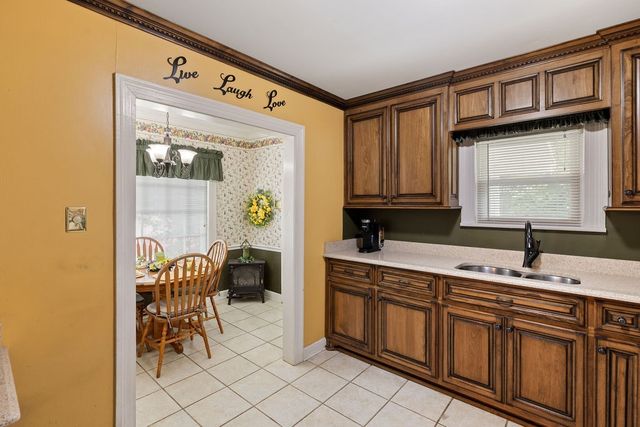 411 5th Ave, Columbia, TN 38401