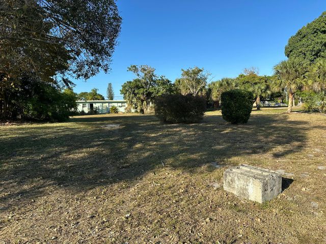 221 NE 9th Avenue, Boynton Beach, FL 33435