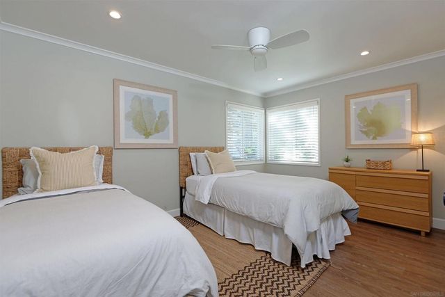 9480 Poole St, La Jolla, CA 92037