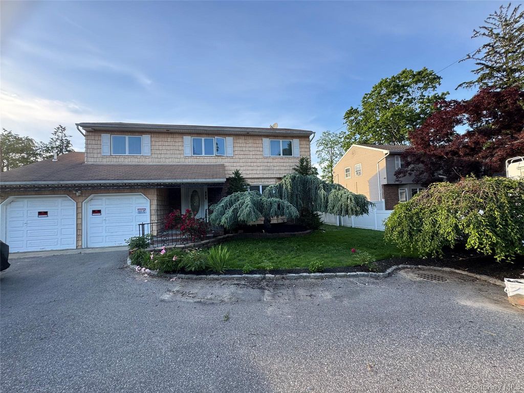 639 Townline Road, Hauppauge, NY 11788