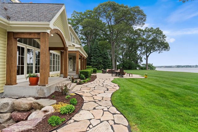 329 W Circle Drive, North Muskegon City, MI 49445