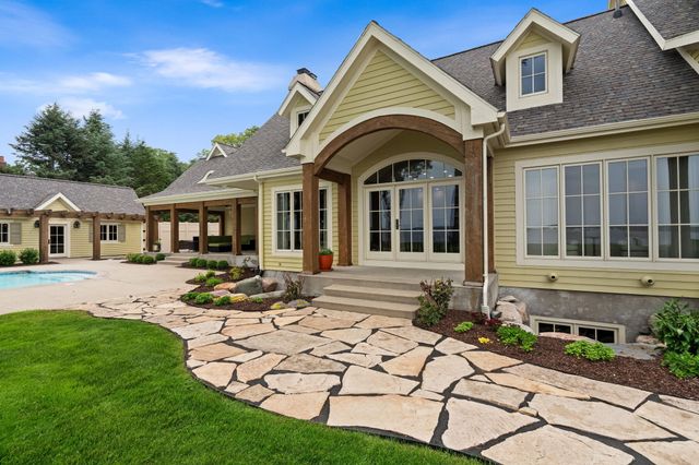 329 W Circle Drive, North Muskegon City, MI 49445