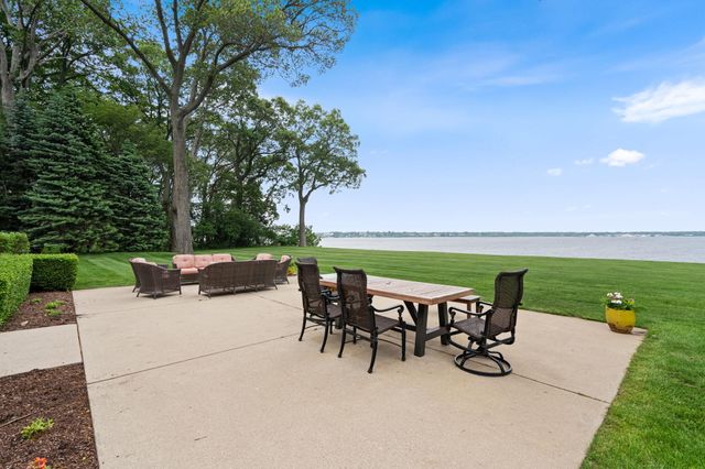 329 W Circle Drive, North Muskegon City, MI 49445