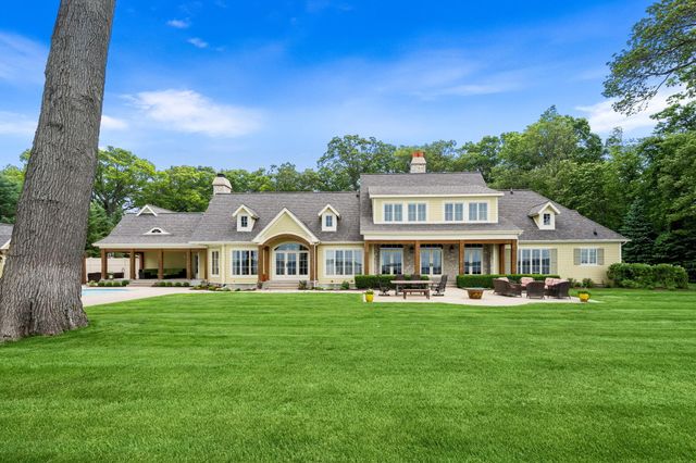 329 W Circle Drive, North Muskegon City, MI 49445