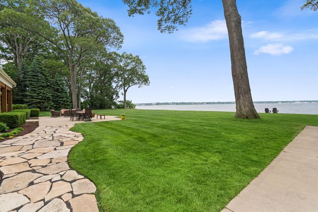 329 W Circle Drive, North Muskegon City, MI 49445