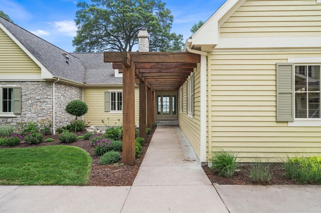 329 W Circle Drive, North Muskegon City, MI 49445