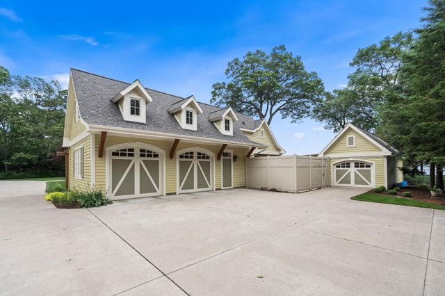 329 W Circle Drive, North Muskegon City, MI 49445