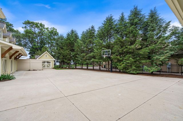 329 W Circle Drive, North Muskegon City, MI 49445