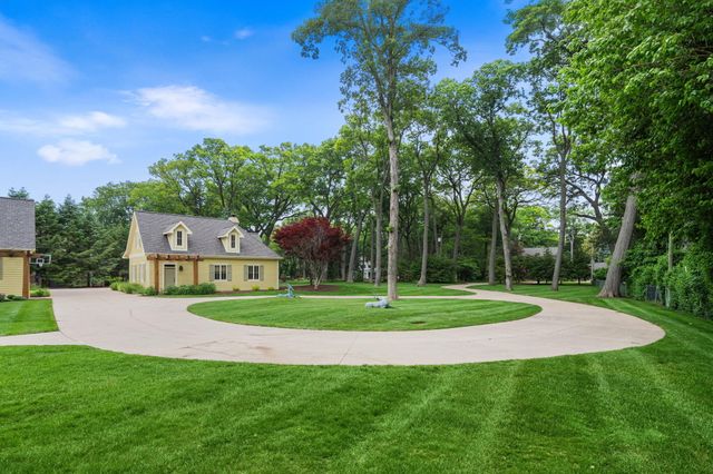 329 W Circle Drive, North Muskegon City, MI 49445