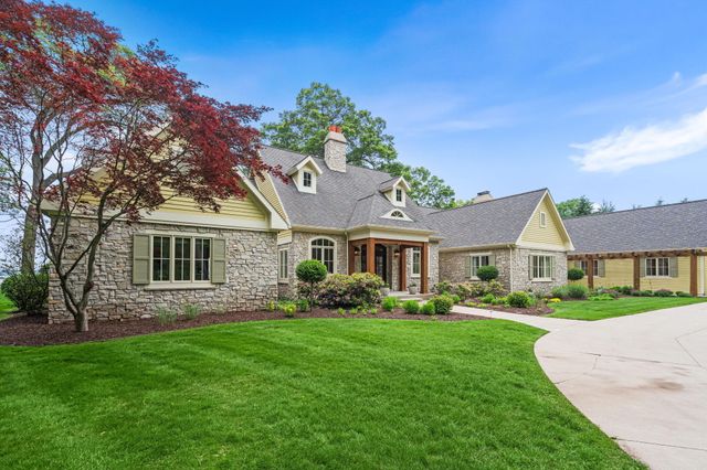 329 W Circle Drive, North Muskegon City, MI 49445
