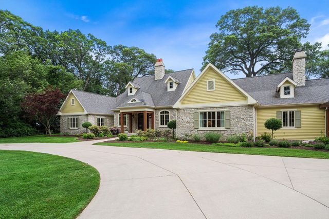 329 W Circle Drive, North Muskegon City, MI 49445