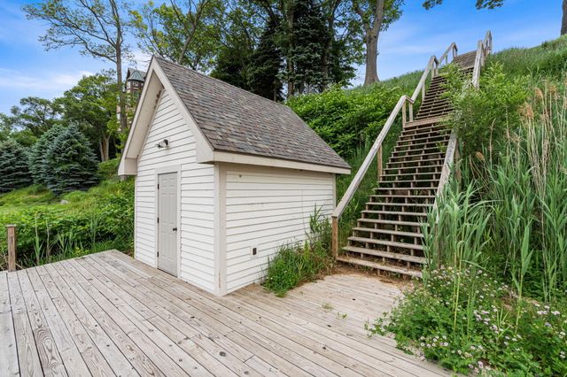 329 W Circle Drive, North Muskegon City, MI 49445