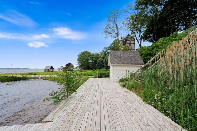 329 W Circle Drive, North Muskegon City, MI 49445