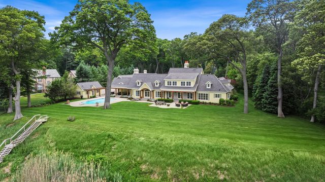 329 W Circle Drive, North Muskegon City, MI 49445