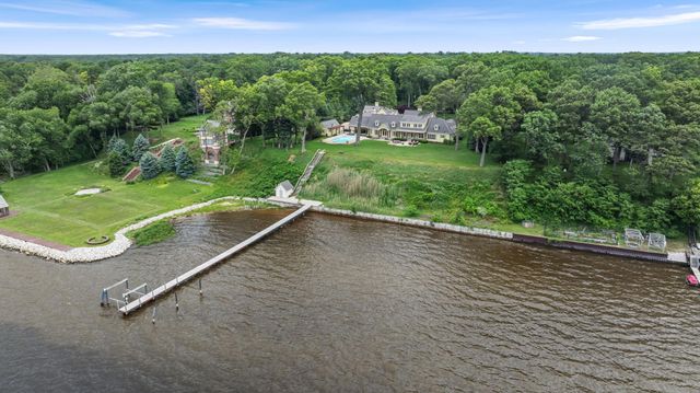 329 W Circle Drive, North Muskegon City, MI 49445