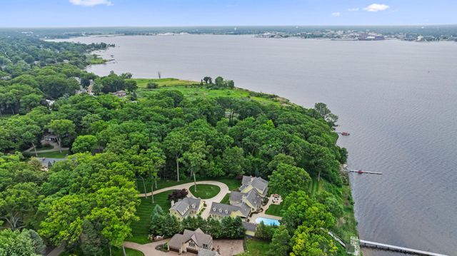 329 W Circle Drive, North Muskegon City, MI 49445
