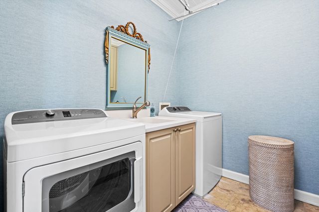 329 W Circle Drive, North Muskegon City, MI 49445
